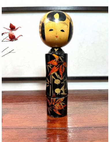 Kokeshi Créative Vintage de Takahashi Tatsuro | Laquée noire et Feuilles d'Erable Les magasins à Paris